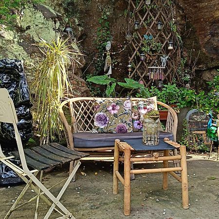 Les Chambres Des Artistes Laguépie Exterior foto
